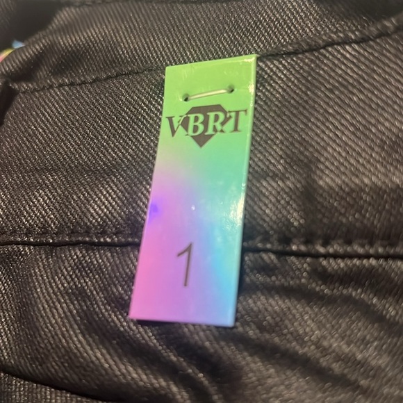 Vibrant M.i.U Black Coated Studded Straight Jeans | Size 1 (24) | NEW/NWT!!🖤🖤 - Picture 9 of 11